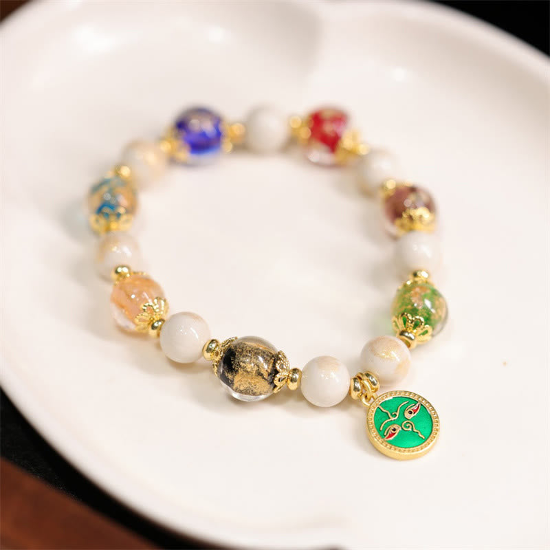 Tibetisches Liuli-Charm-Armband aus Glas und Porzellan für Reichtum