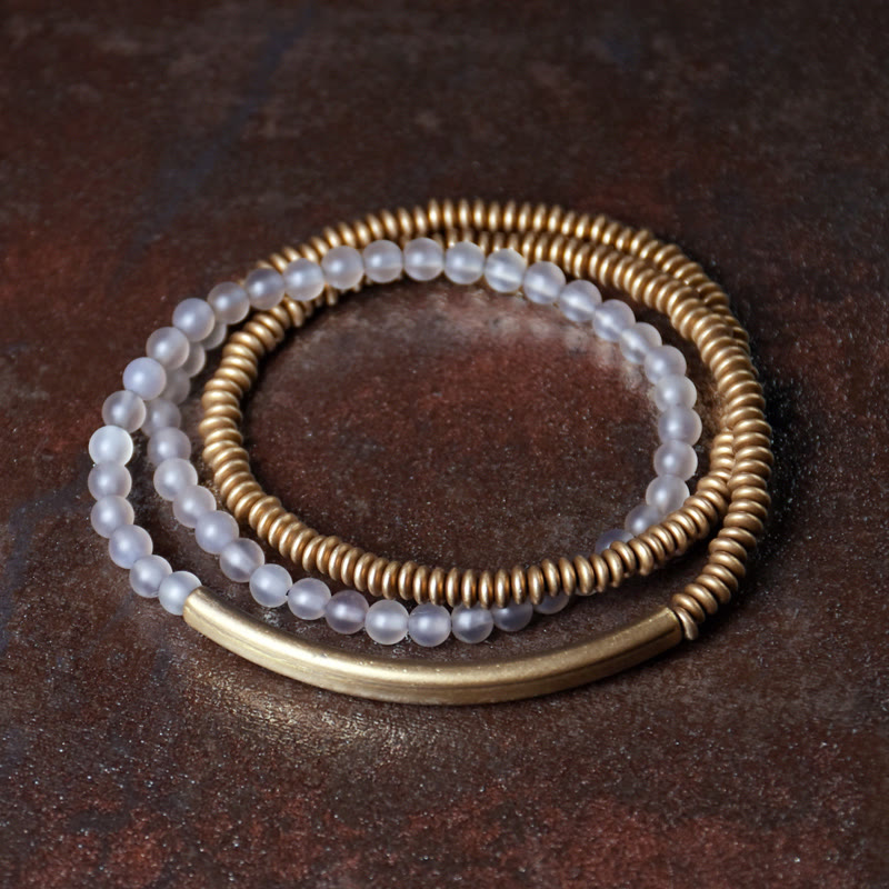 Dreifach gewickeltes Kupferarmband mit Achatstein-Schutz