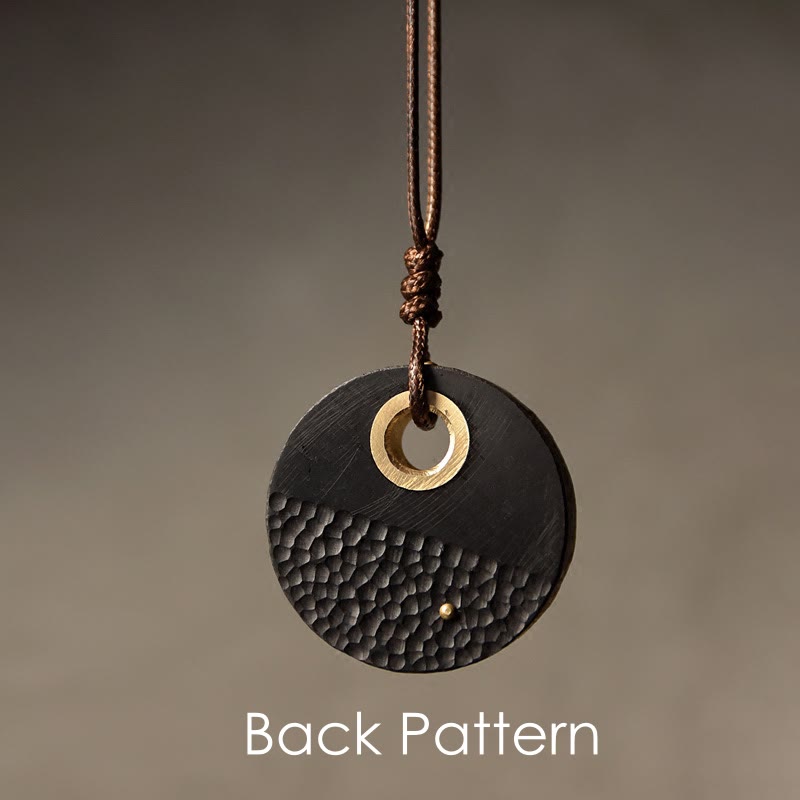 Unisex-Halskette aus Ebenholz mit spirituellem Kupferanhänger für den Frieden