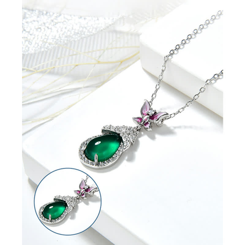 Unisex Grüne Chalcedon Schmetterling Courage Halskette in Silber oder Roségold