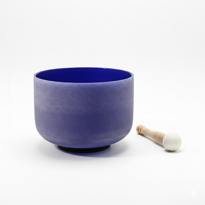 Kristallklangschale für das dritte Auge-Chakra – Eine Klangschale mit Noten zur Heilung – Indigo