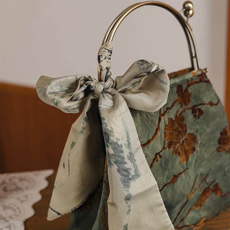 Umhängetasche aus Samt-Jacquard mit Metallkette, 21 cm, elegant