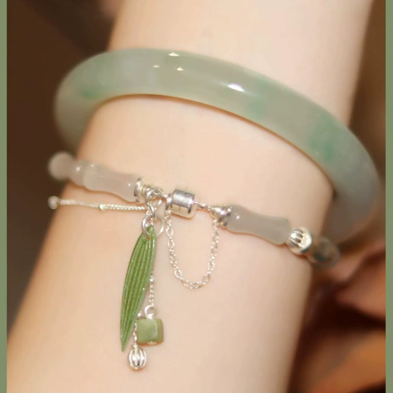 Glücksarmband aus weißer Jade mit Bambusblatt-Laternenanhänger