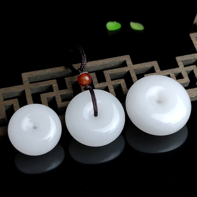 Halskette mit Peace-Schnalle aus weißer Jade, 20 mm, Segensanhänger