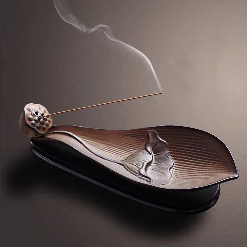 Zen Lotus Pod Räuchergefäß aus brauner Keramik, 24 cm