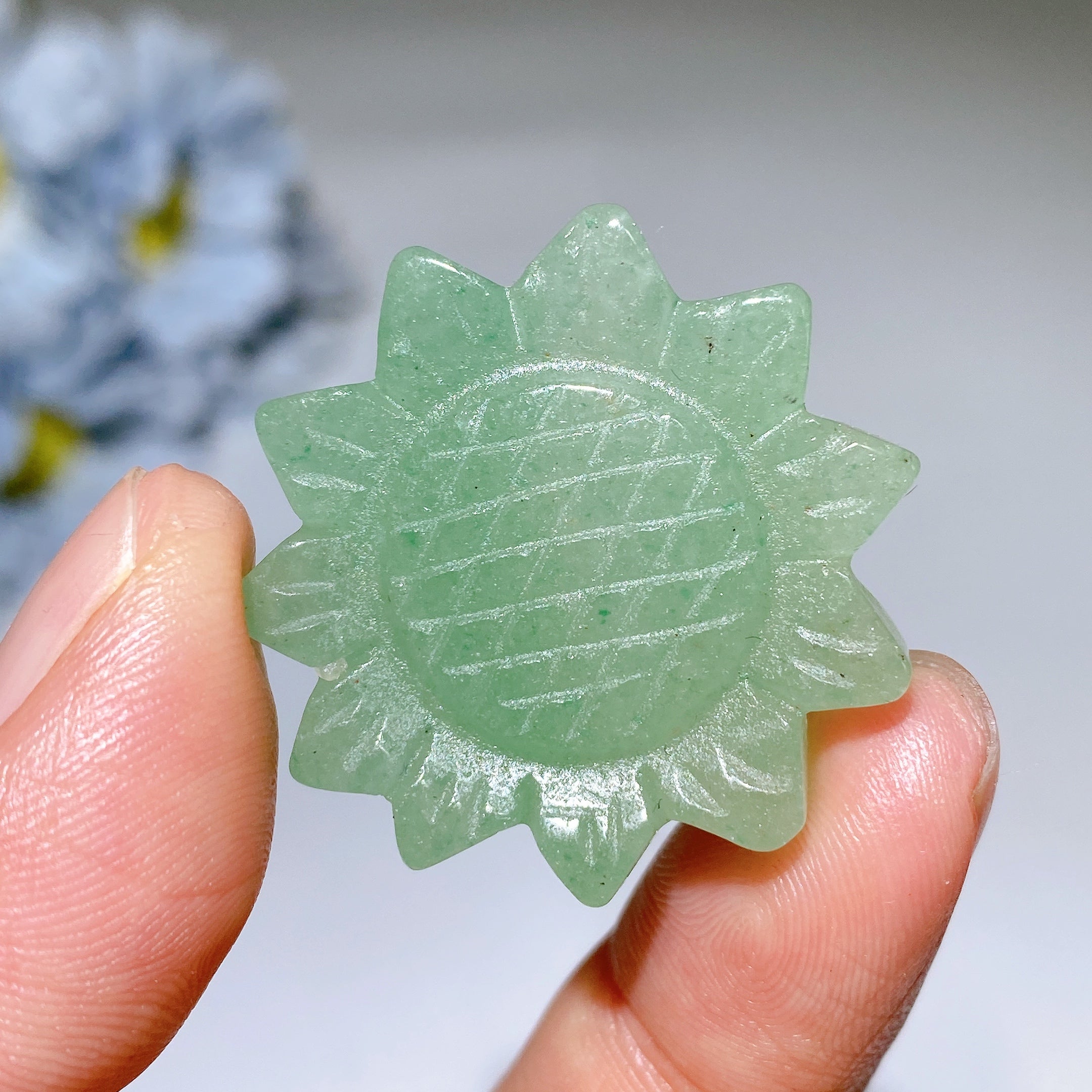 1.3-1.5 inch Mixed Crystal Sunflower Carving Crystal Figurines