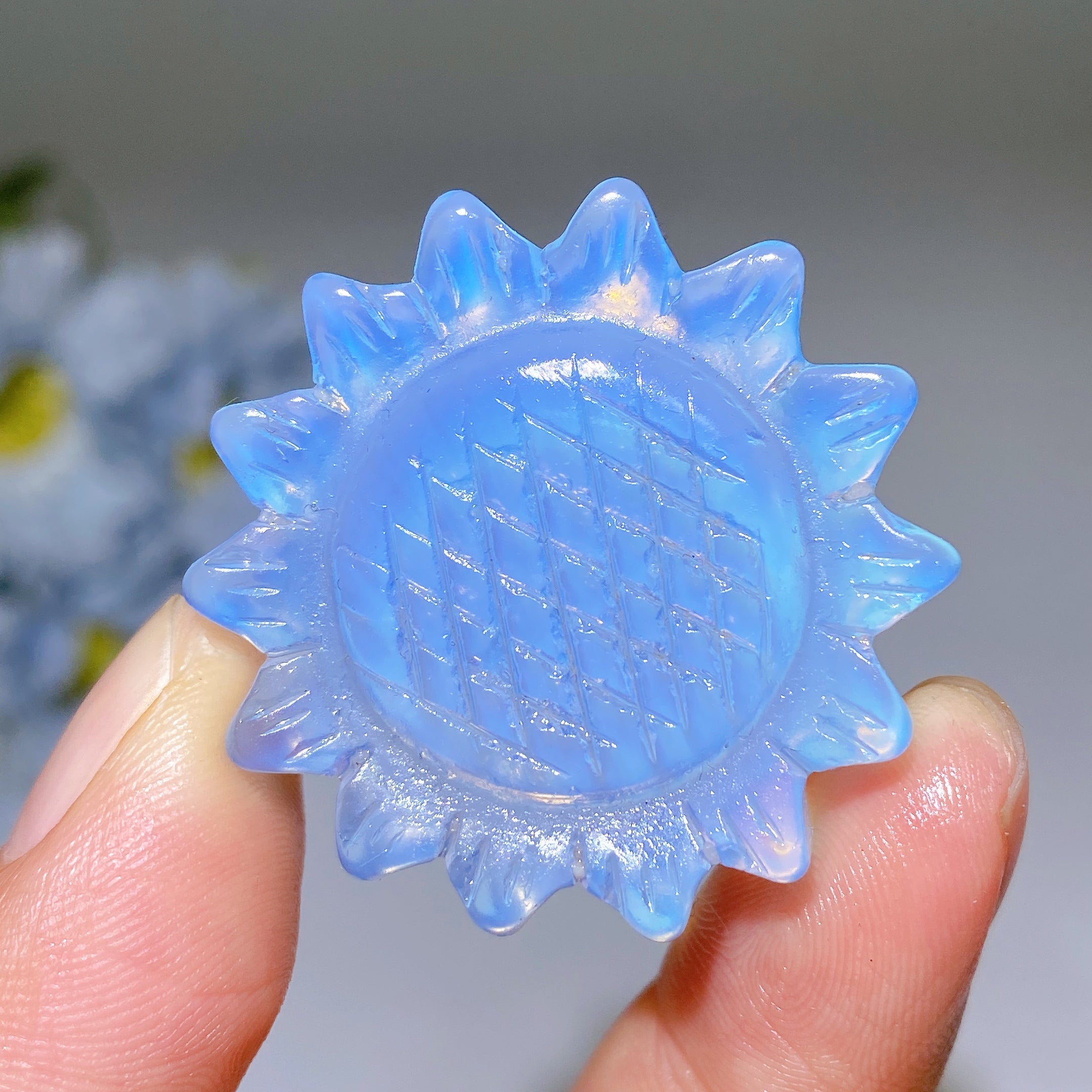 1.3-1.5 inch Mixed Crystal Sunflower Carving Crystal Figurines