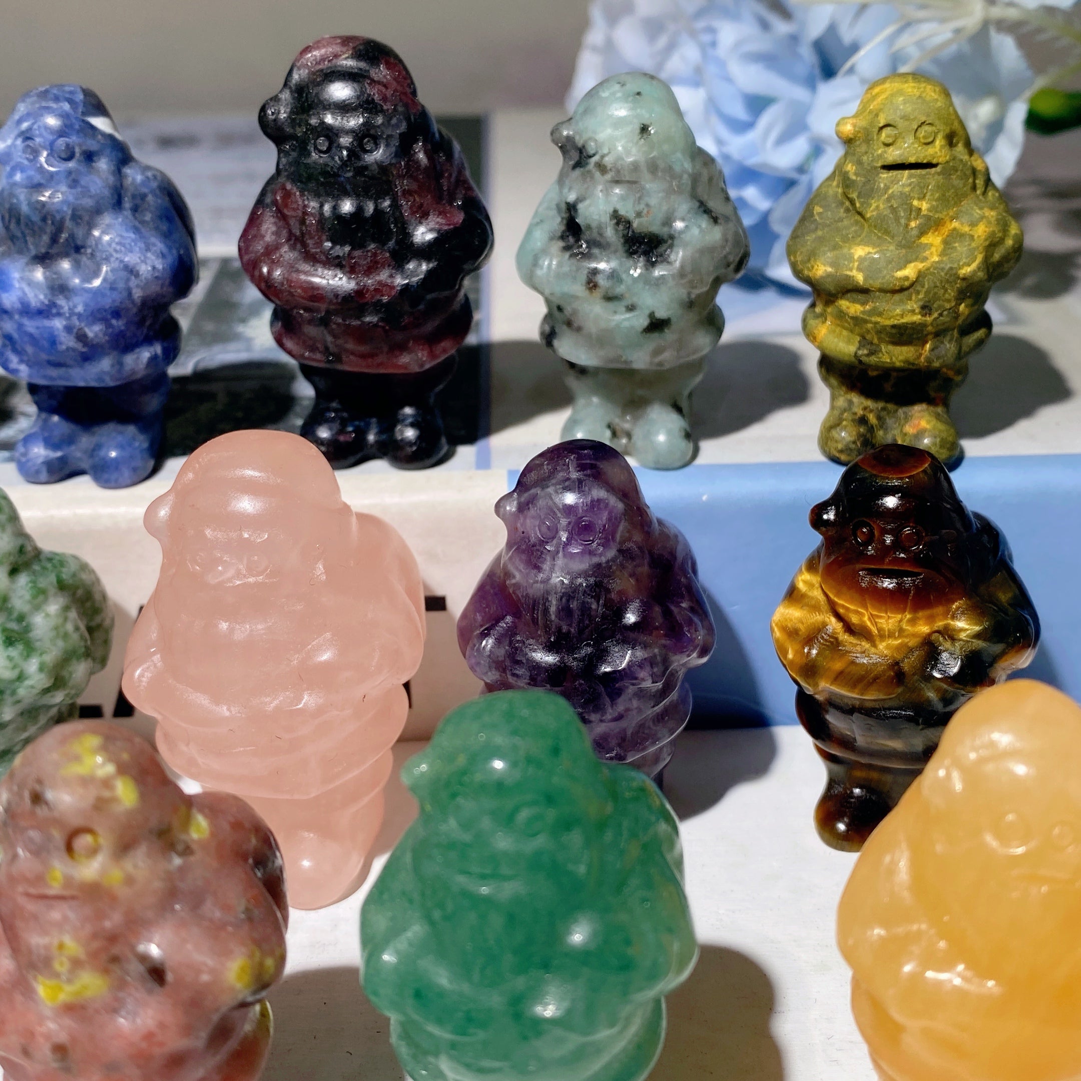 1,5 Zoll gemischte Kristall-Heilfigur des Weihnachtsmanns
