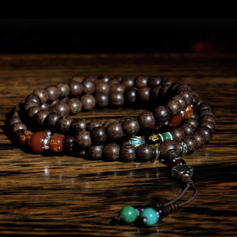 108 Holz-Mala-Armband mit Adlerholz und rotem Achat für Frieden und Stärke