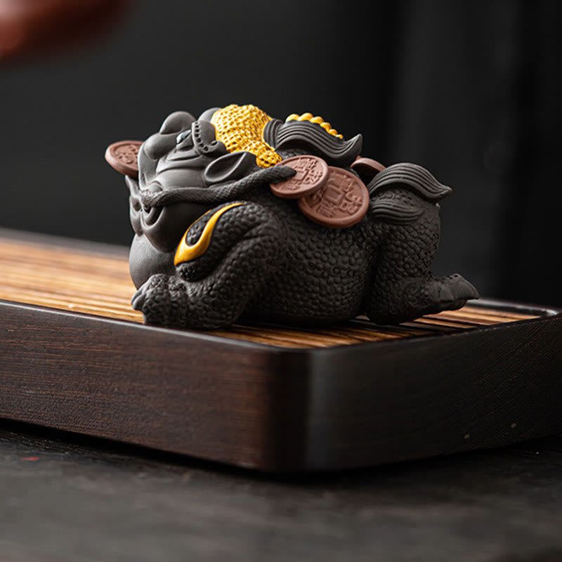11 cm große Feng-Shui-Froschfigur aus violettem Ton mit Kupfermünzen