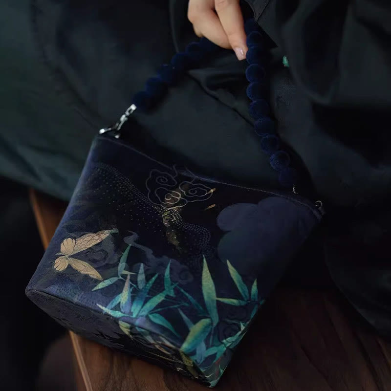 14 cm große Umhängetasche mit spiritueller Metallkette und Schmetterlingsdesign