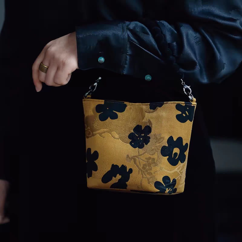 14 cm große Umhängetasche mit spiritueller Metallkette und Schmetterlingsdesign