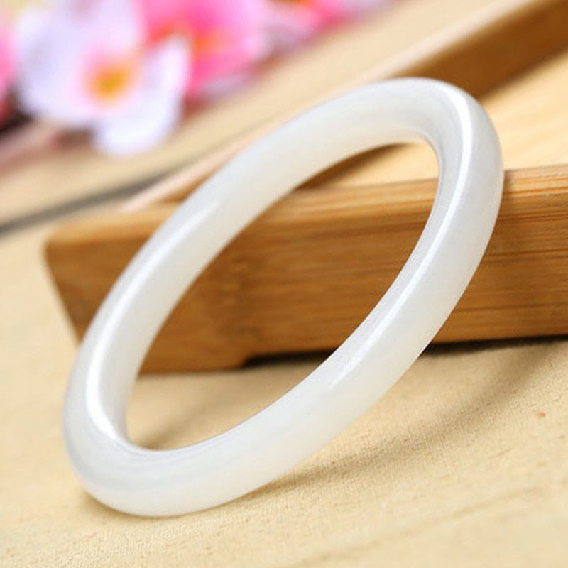 Armreif aus natürlicher, weiß-grüner Jade für Wohlstand, 56 mm