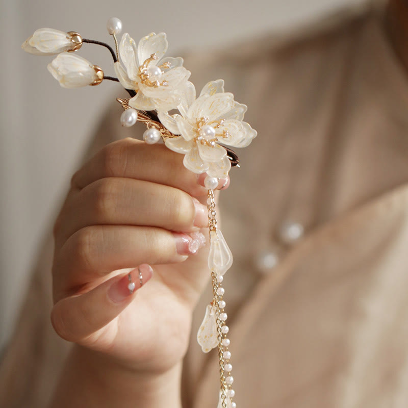 Traditional Chinese Magnolia Tassel Hair Clip Elegant Jewelry