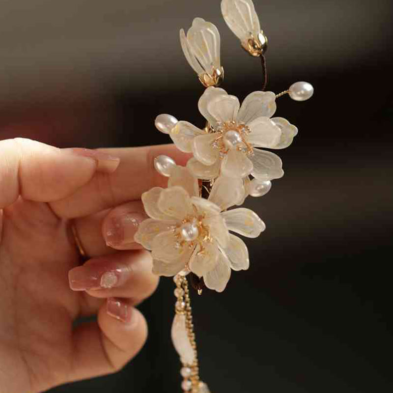 Traditional Chinese Magnolia Tassel Hair Clip Elegant Jewelry
