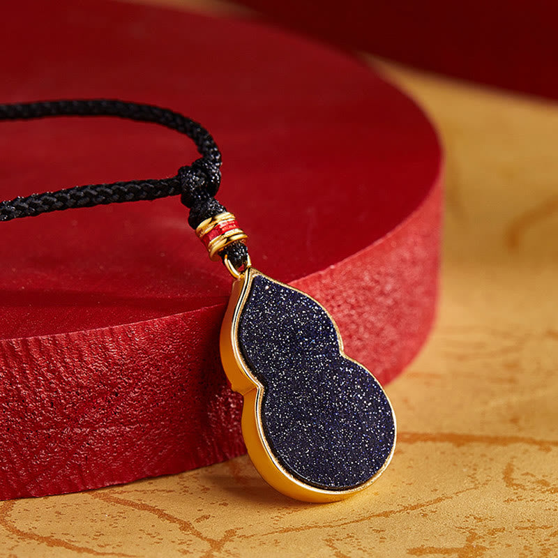 Schutzkette aus Sterlingsilber mit Pfirsichblüten-Katzenanhänger