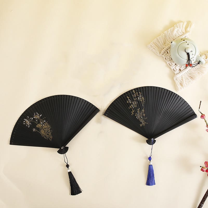 18 cm großer Faltfächer aus Bambus mit Hibiskus- und Pflaumenblüten-Design