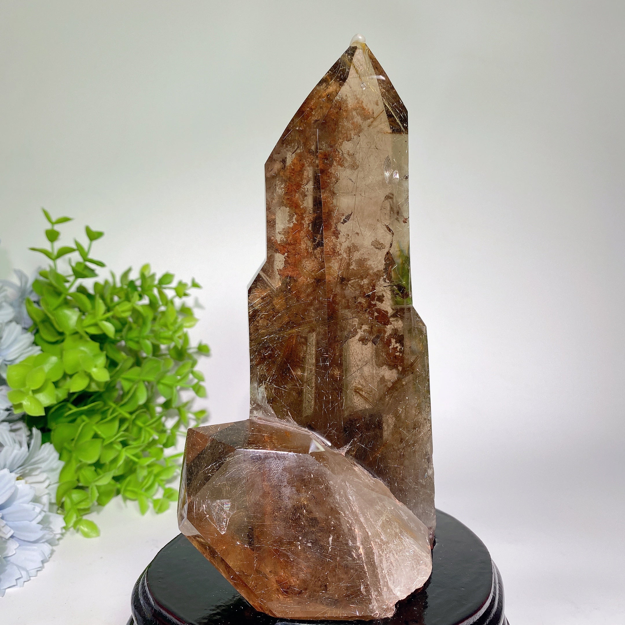 18 cm goldener Rutilquarz-Kristallturm mit Ständer