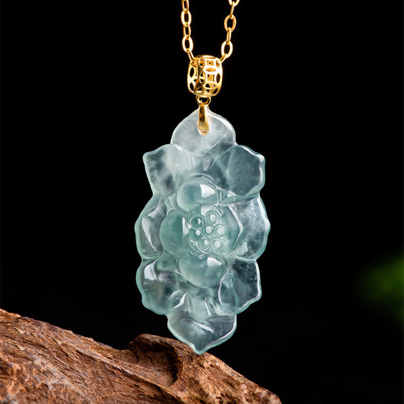 18 Karat Gold Jade Lotus Halskette für Wohlstand und Neuanfänge