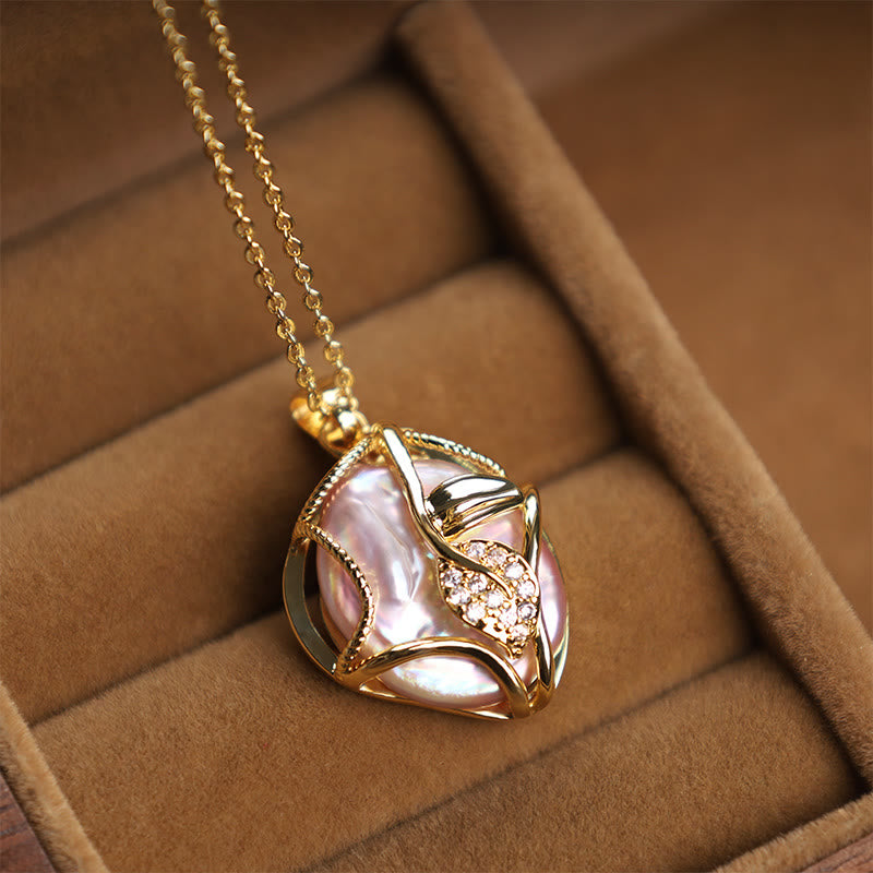 18 Karat vergoldete Kupferkette mit Barockperlen und Blumenanhänger für Aufrichtigkeit