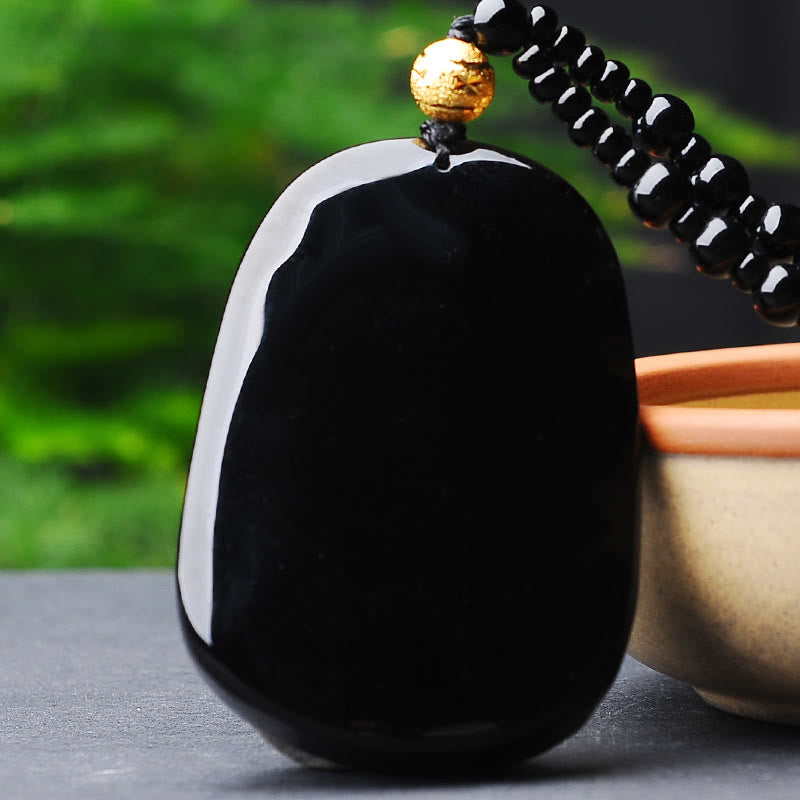 18 Karat vergoldete Obsidian-Halskette mit Drachenanhänger, 52 cm