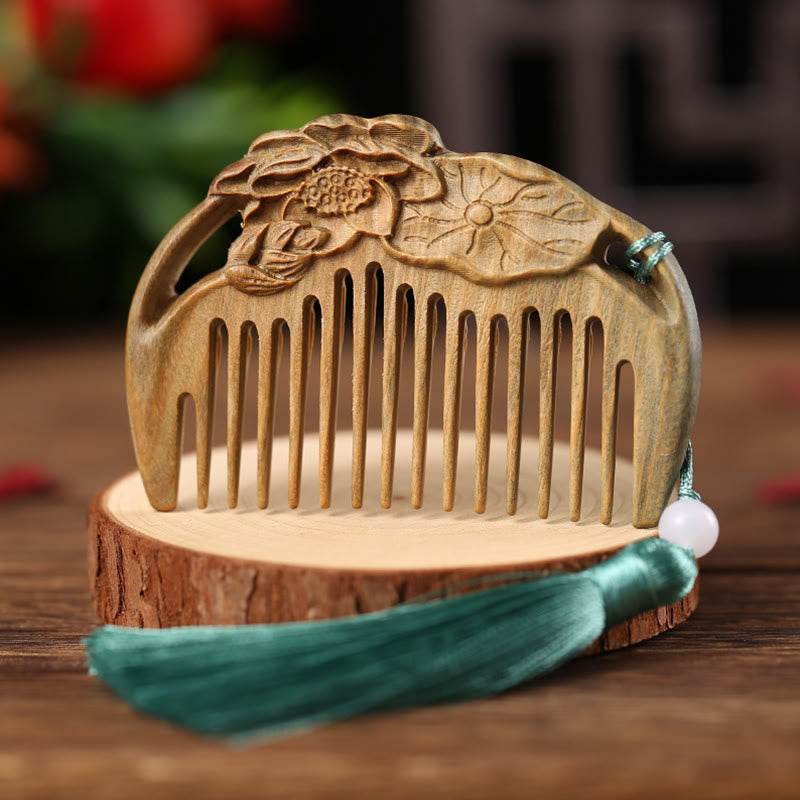 Green Sandalwood Engraved Cure Tassel Comb for Tranquility