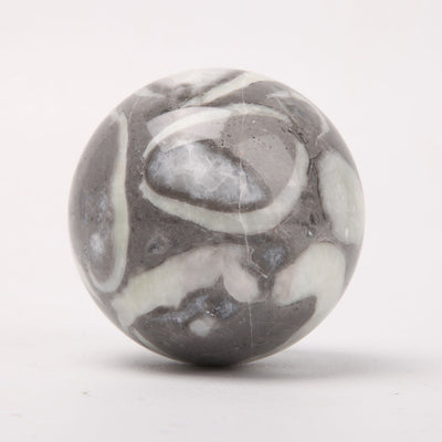 2,2–2,45 Zoll Muschelkristallkugel zur Heilung und Dekoration