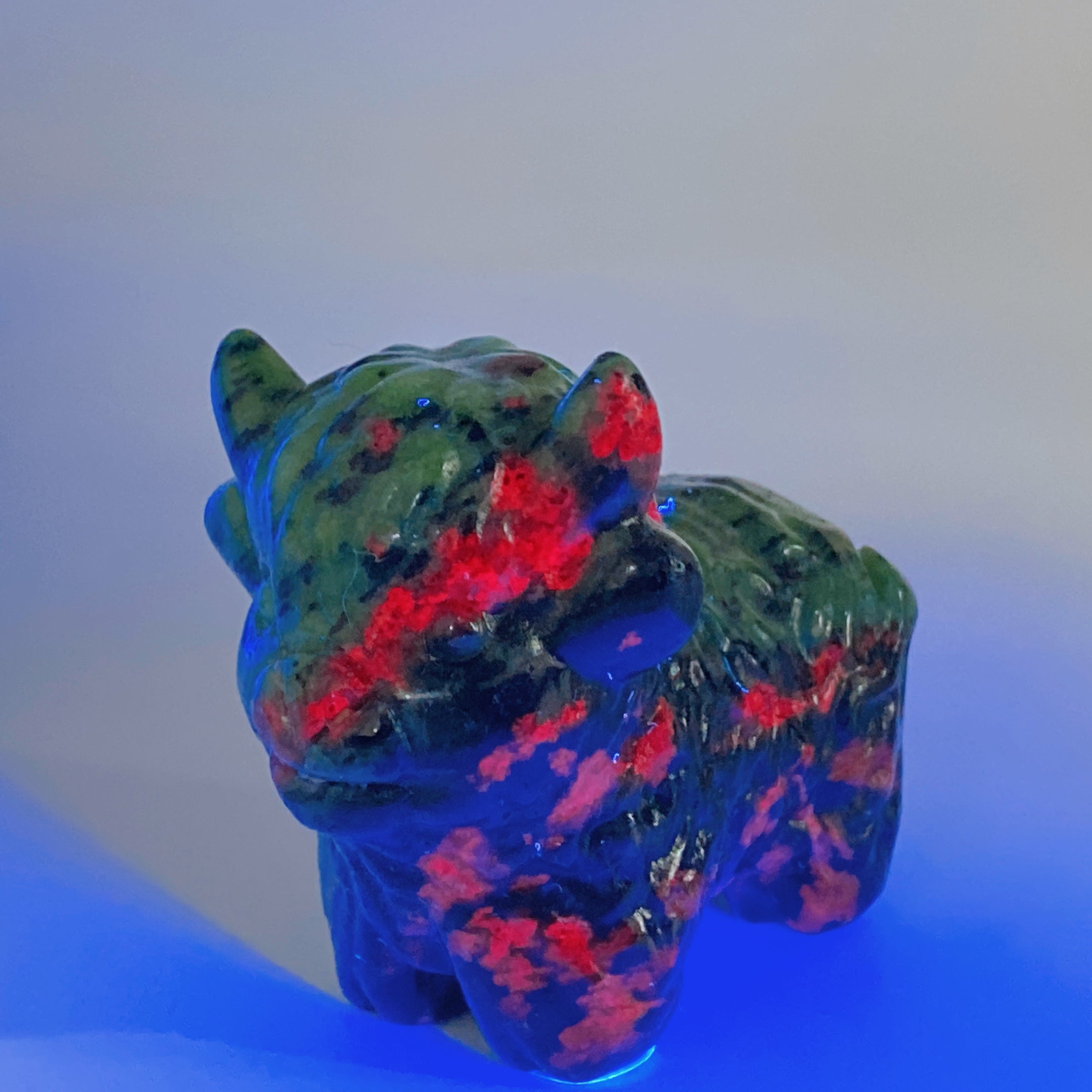 2,3" handgeschnitzte Kristall-Rinderfigur, Heiltotem