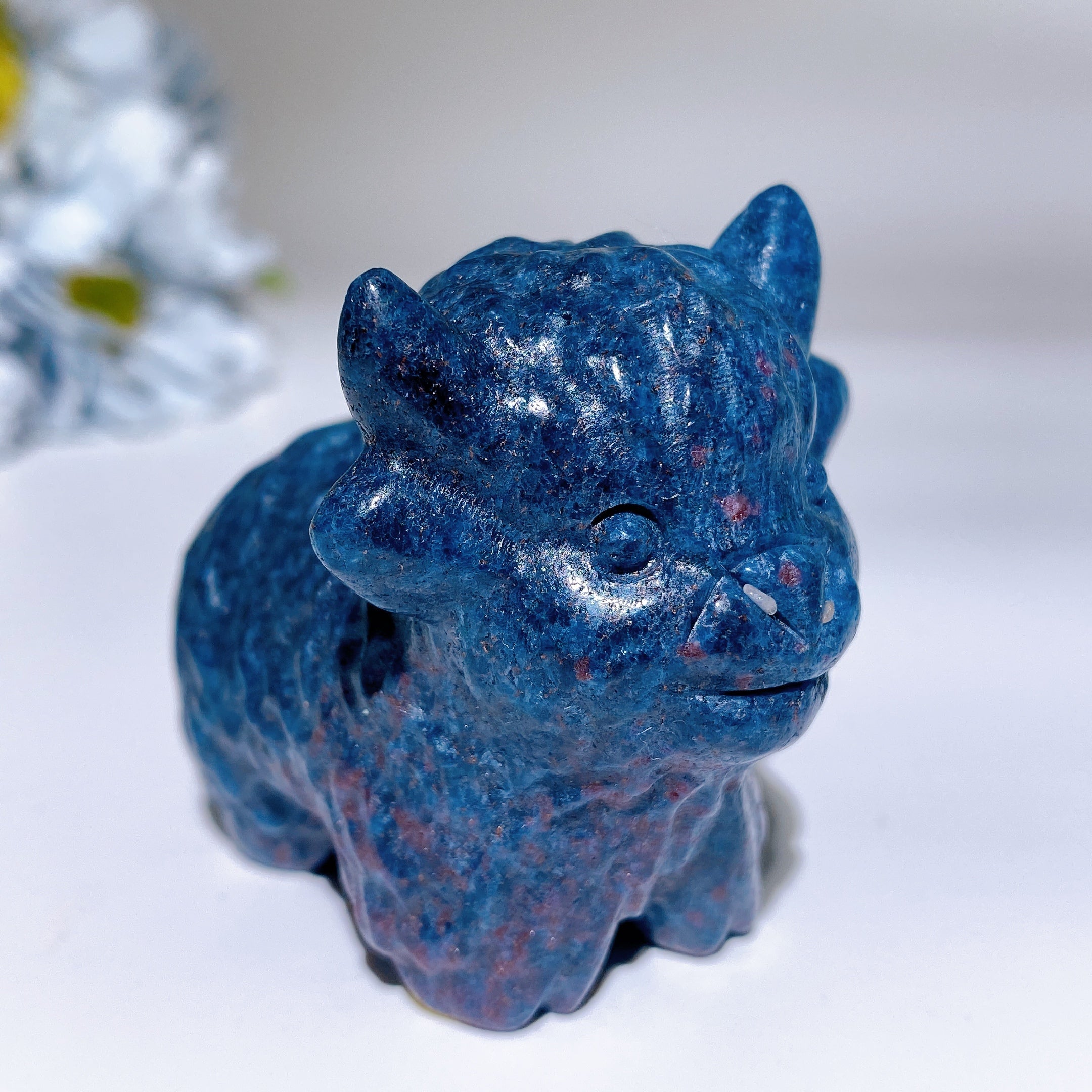 2,3" handgeschnitzte Kristall-Rinderfigur, Heiltotem
