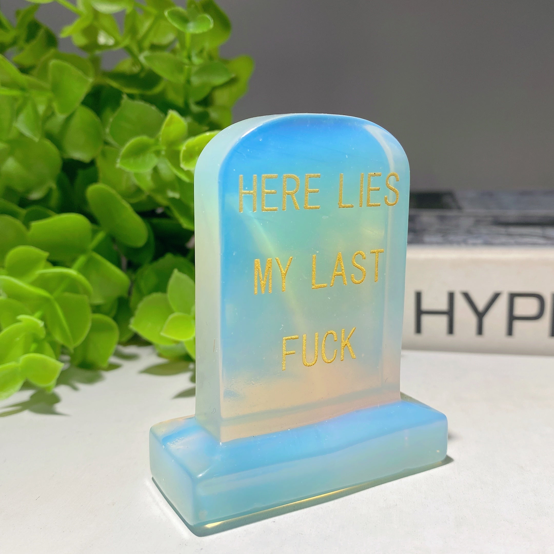 2.7 Inch Mixed Crystal Figurines with Gold Engraved Carvings