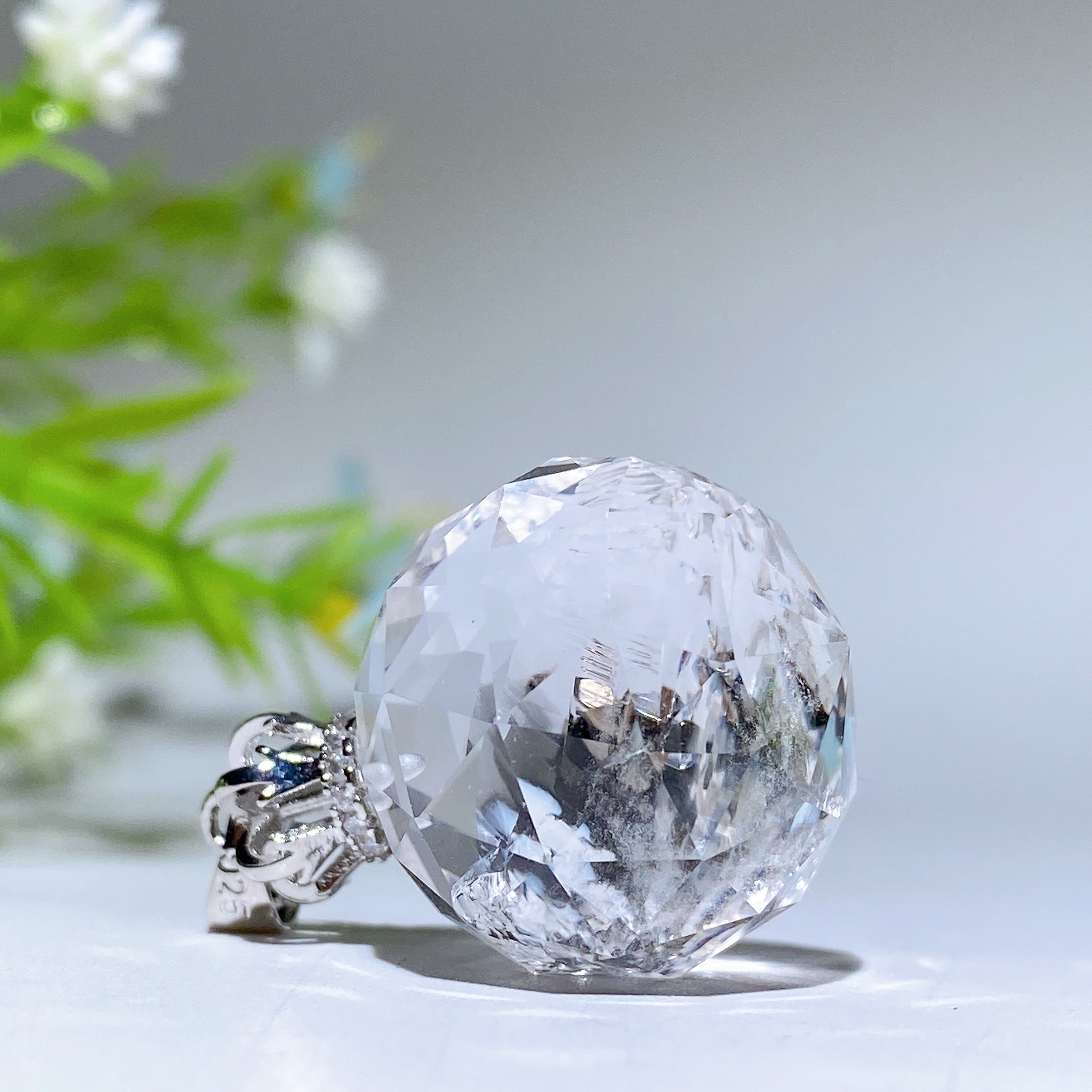 20mm Mixed Crystal Amethyst Faceted Pendant for Meditation