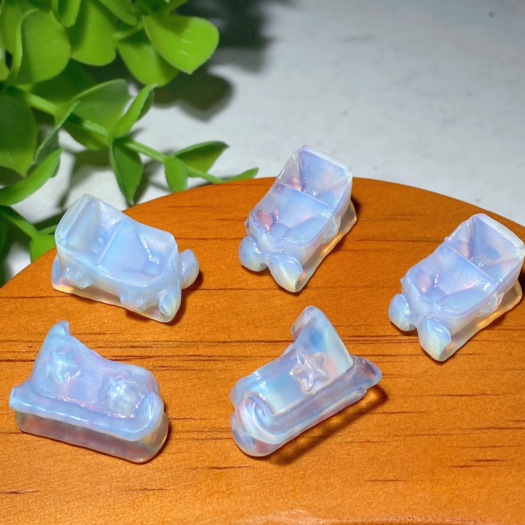 20mm Opalite Crystal Figurines for Healing and DIY Jewelry