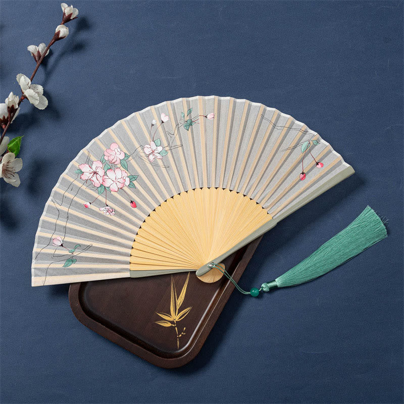 21 cm großer chinesischer Faltfächer mit Lotus-, Begonien- und Jasmin-Motiven im Bambusrahmen