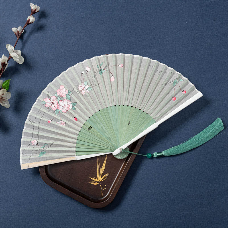 21 cm großer chinesischer Faltfächer mit Lotus-, Begonien- und Jasmin-Motiven im Bambusrahmen