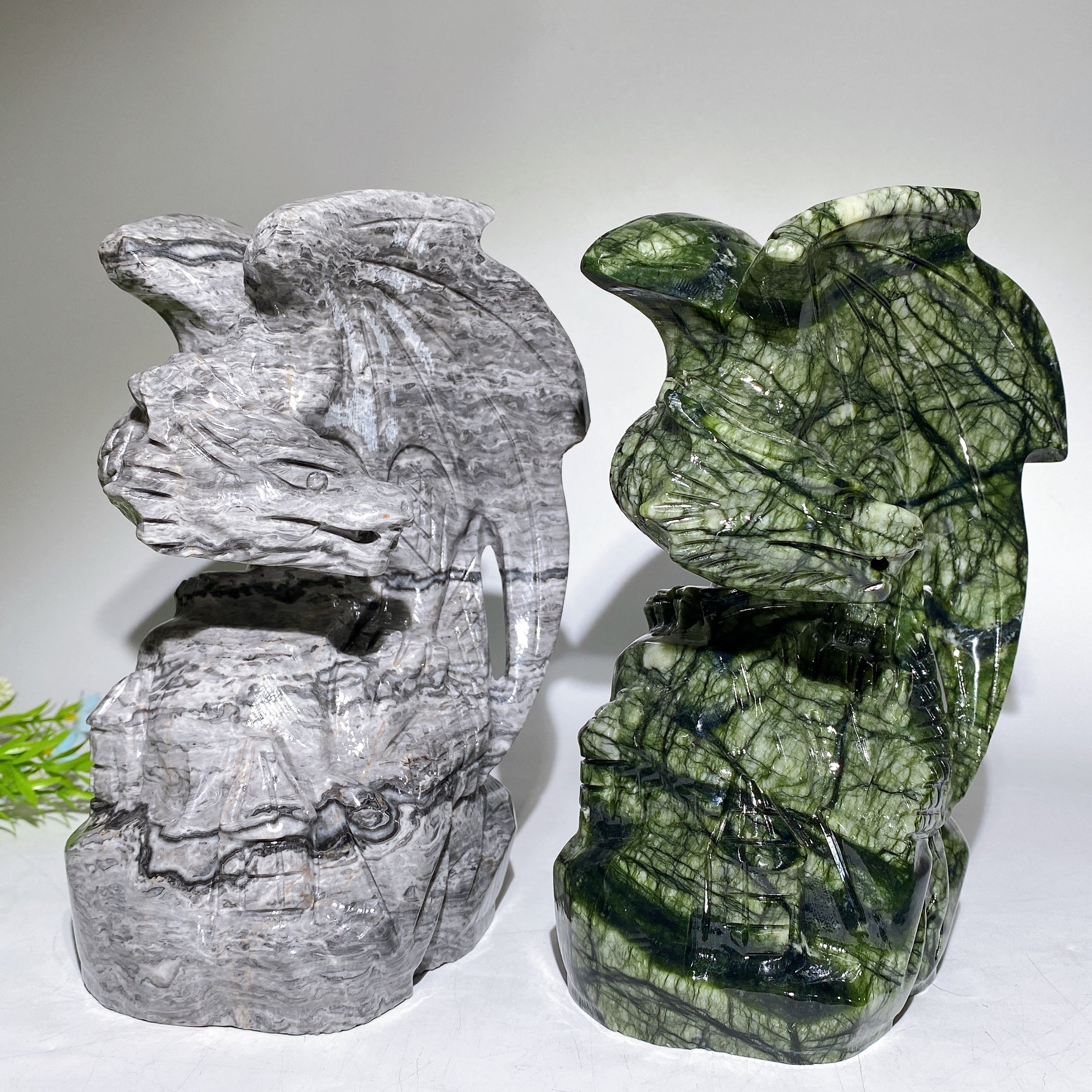 21 cm große Kristall-Drachenschnitzerei aus Picasso-Stein und Serpentin