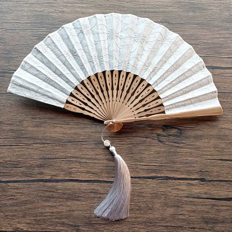 21 cm einfarbiger hohler Blumen-Bambus-Handfächer aus Baumwolle