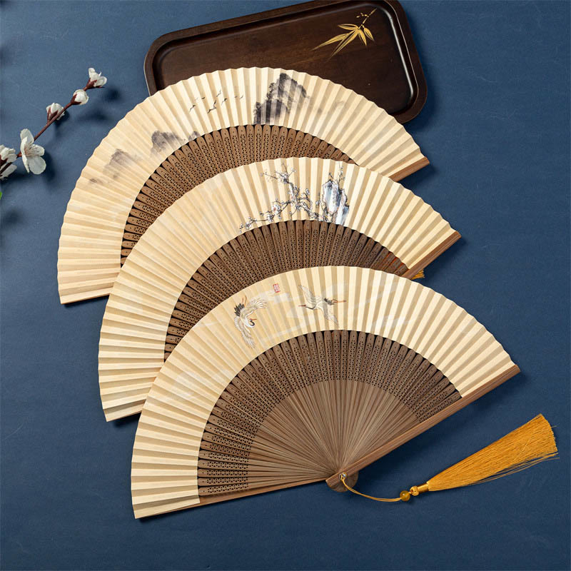 22,5 cm chinesischer Faltfächer aus Seide | Lotus-Libellen-Design