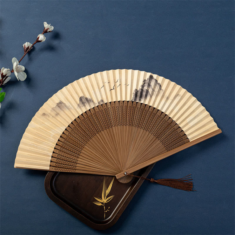 22,5 cm chinesischer Faltfächer aus Seide | Lotus-Libellen-Design
