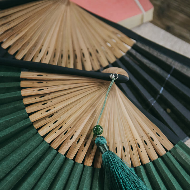 Chinesischer Faltfächer mit Glühwürmchen-Bambusblättern-Muster, 22,5 cm