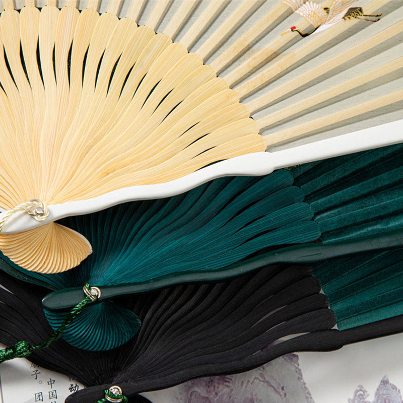 22 cm großer chinesischer Faltfächer aus Bambusseide mit weißem Kranich-Design