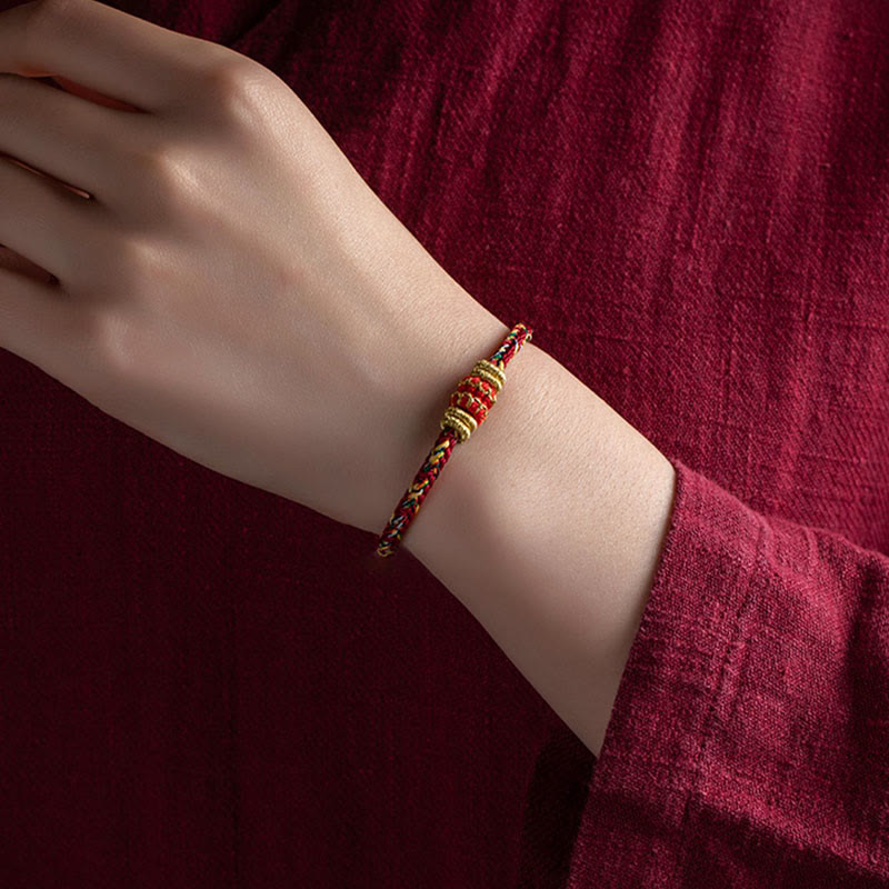 Handgefertigtes rotes Schnurarmband mit chinesischem Tierkreiszeichen für Glück und Stärke