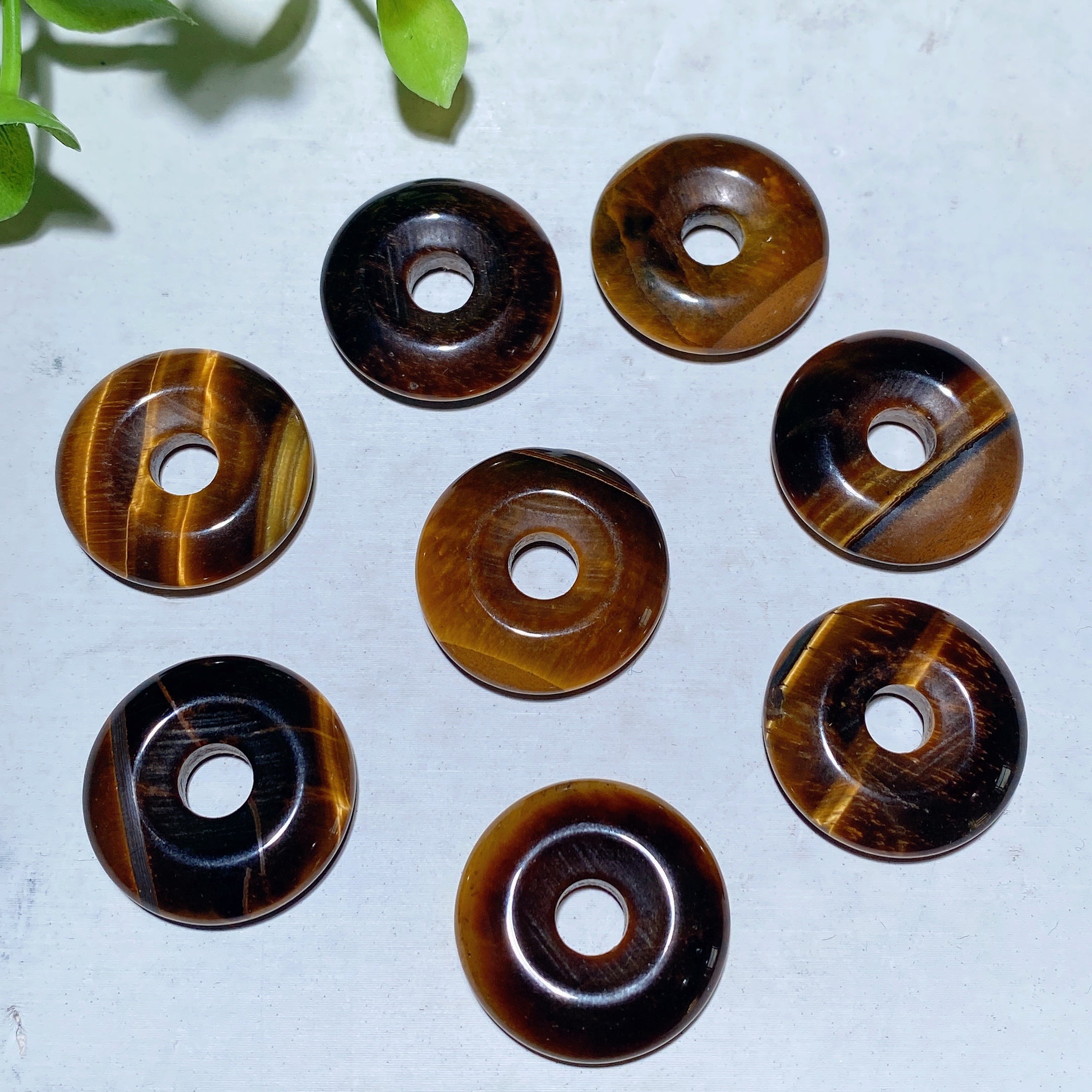 2 cm große, gemischte Kristall-Mini-Donut-Anhänger-Spirituelle Halskette