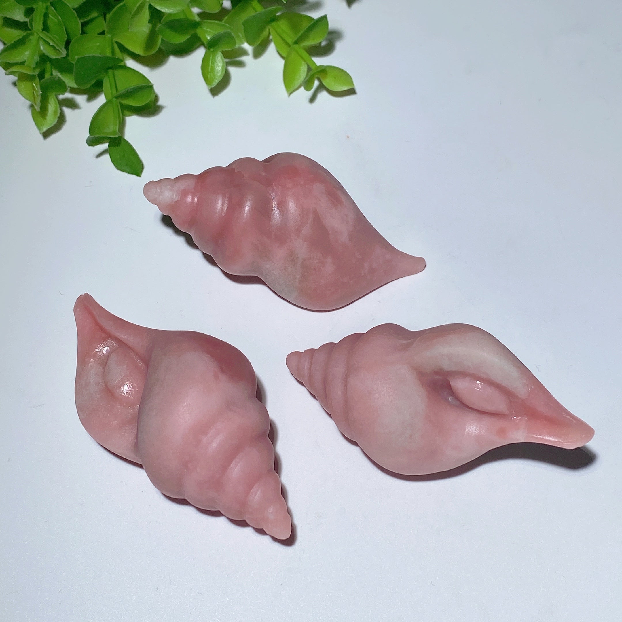 3,1 Zoll rosa Jade-Meeresschnecken-Kristallfigur zur Heilung