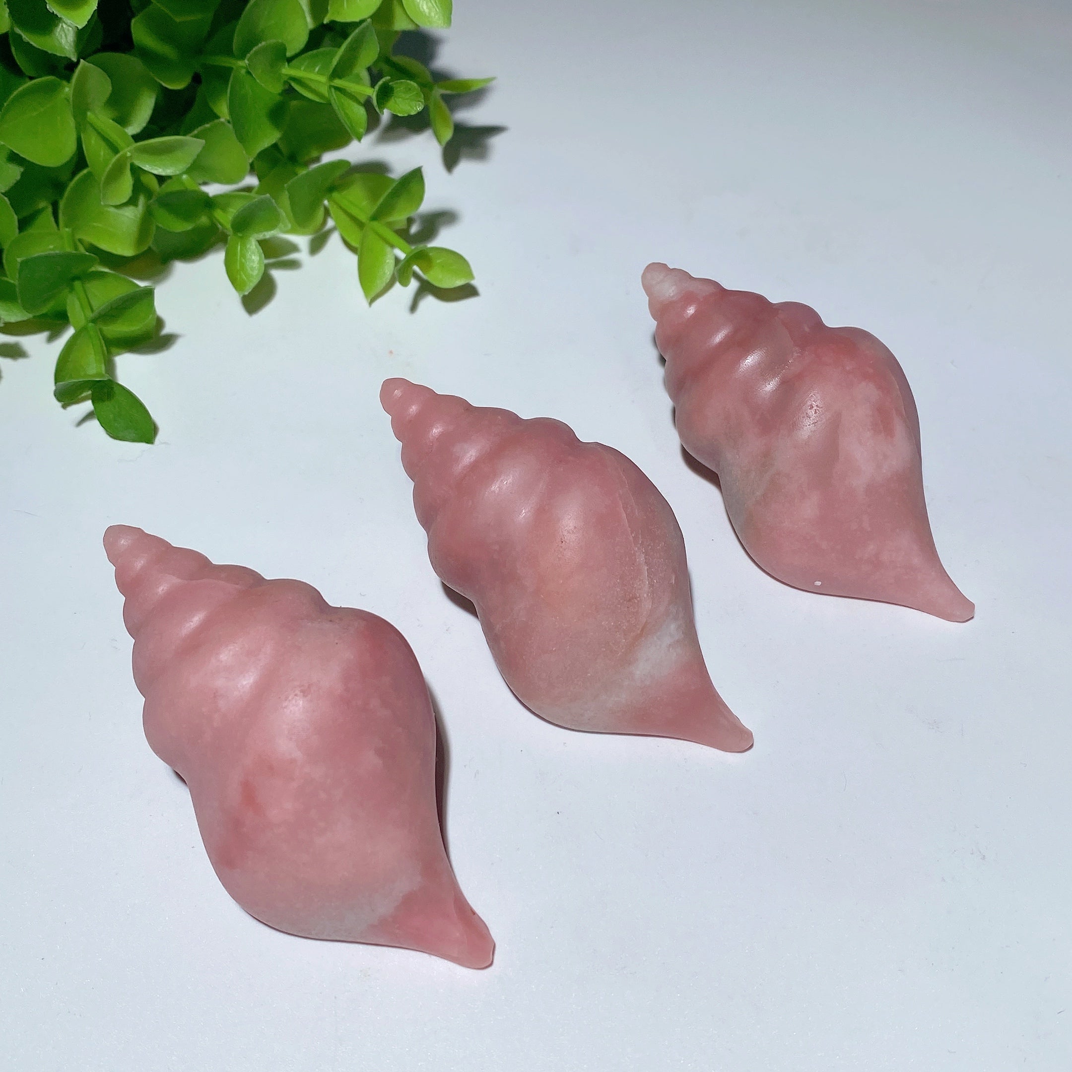 3,1 Zoll rosa Jade-Meeresschnecken-Kristallfigur zur Heilung