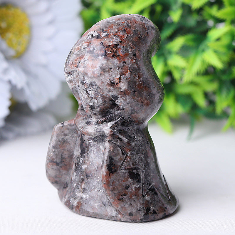 3 Zoll große Yooperlite-Hexenkristallfigur für Halloween-Dekor