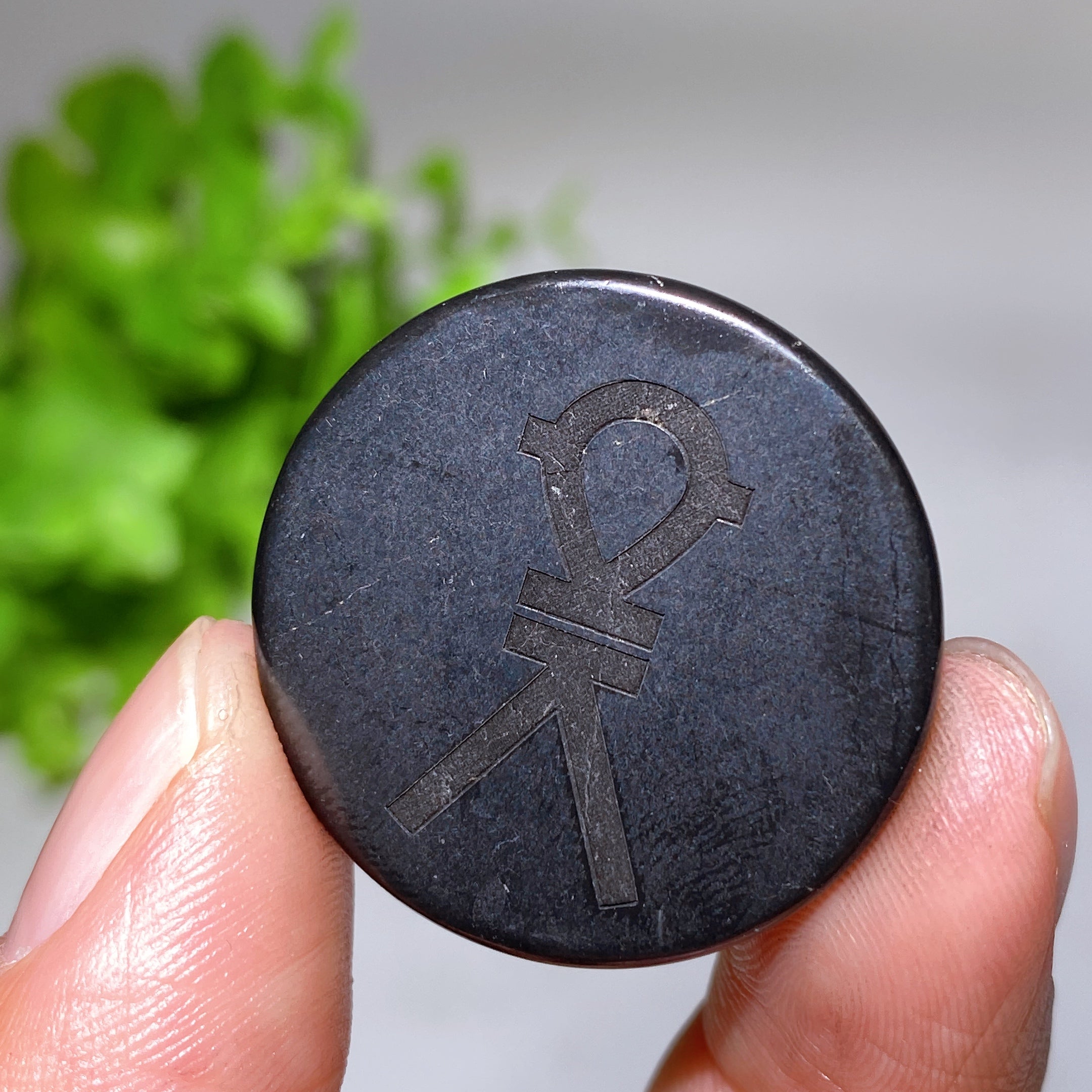 30 mm Schungit-Heilkristall, runde Platte