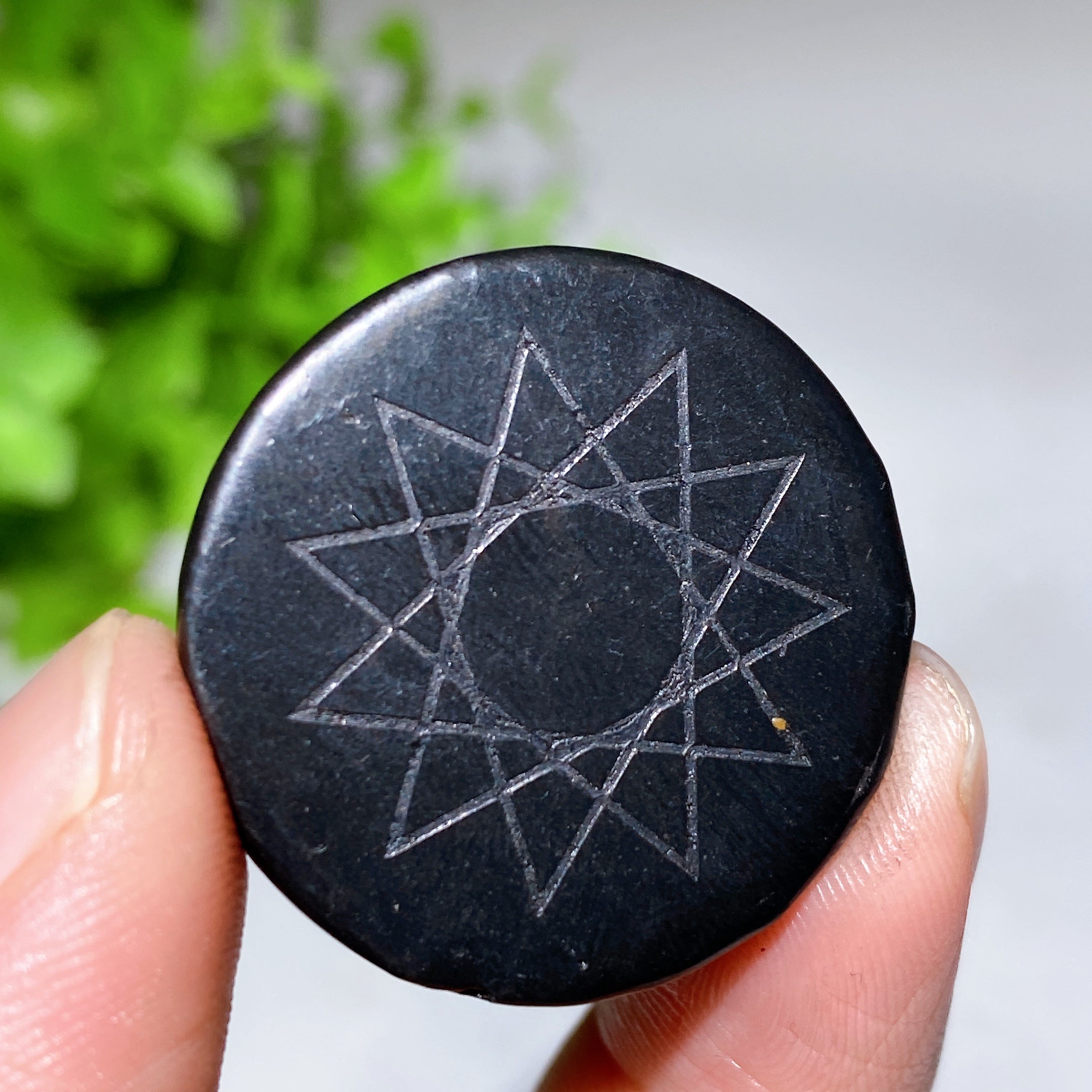 30 mm Schungit-Heilkristall, runde Platte