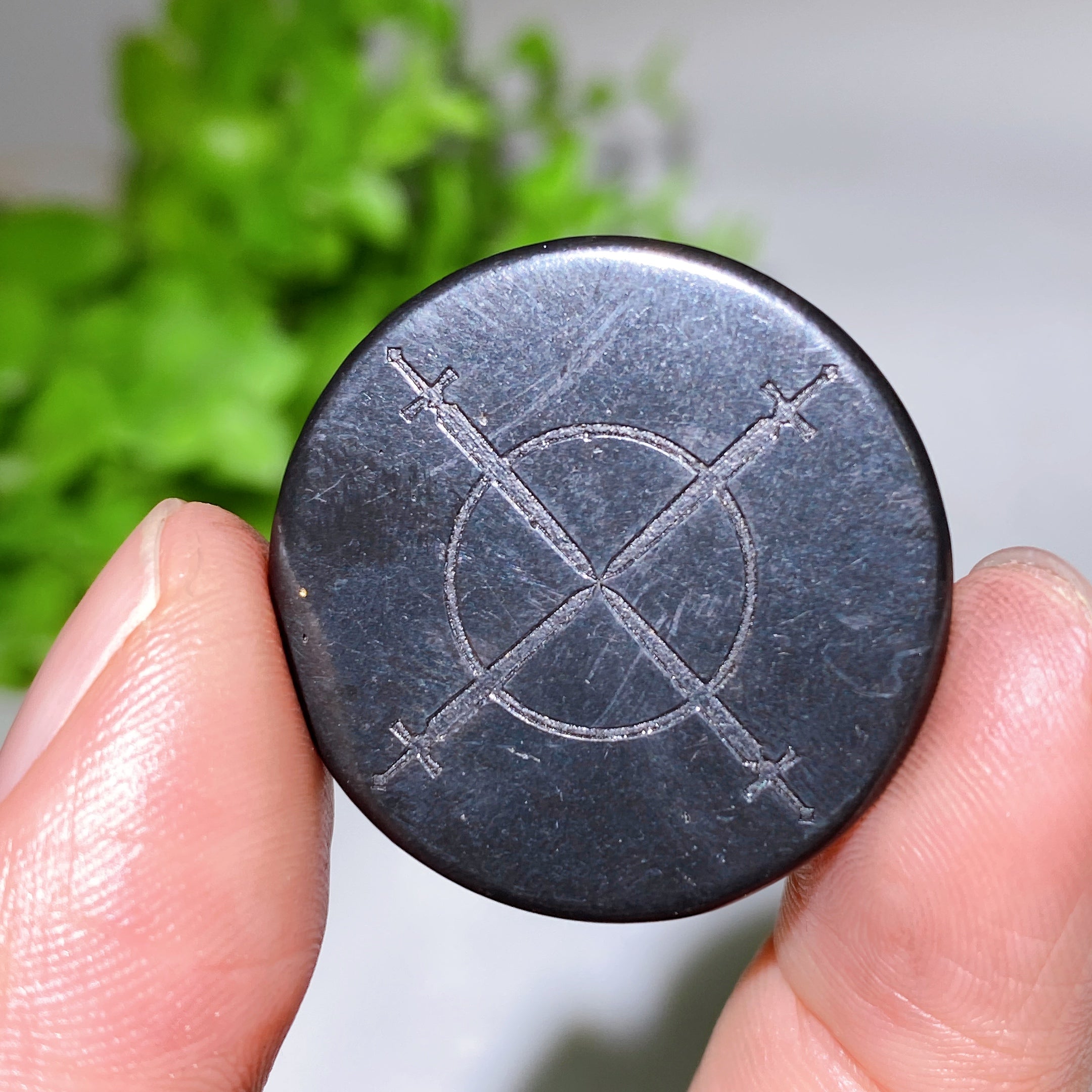 30 mm Schungit-Heilkristall, runde Platte