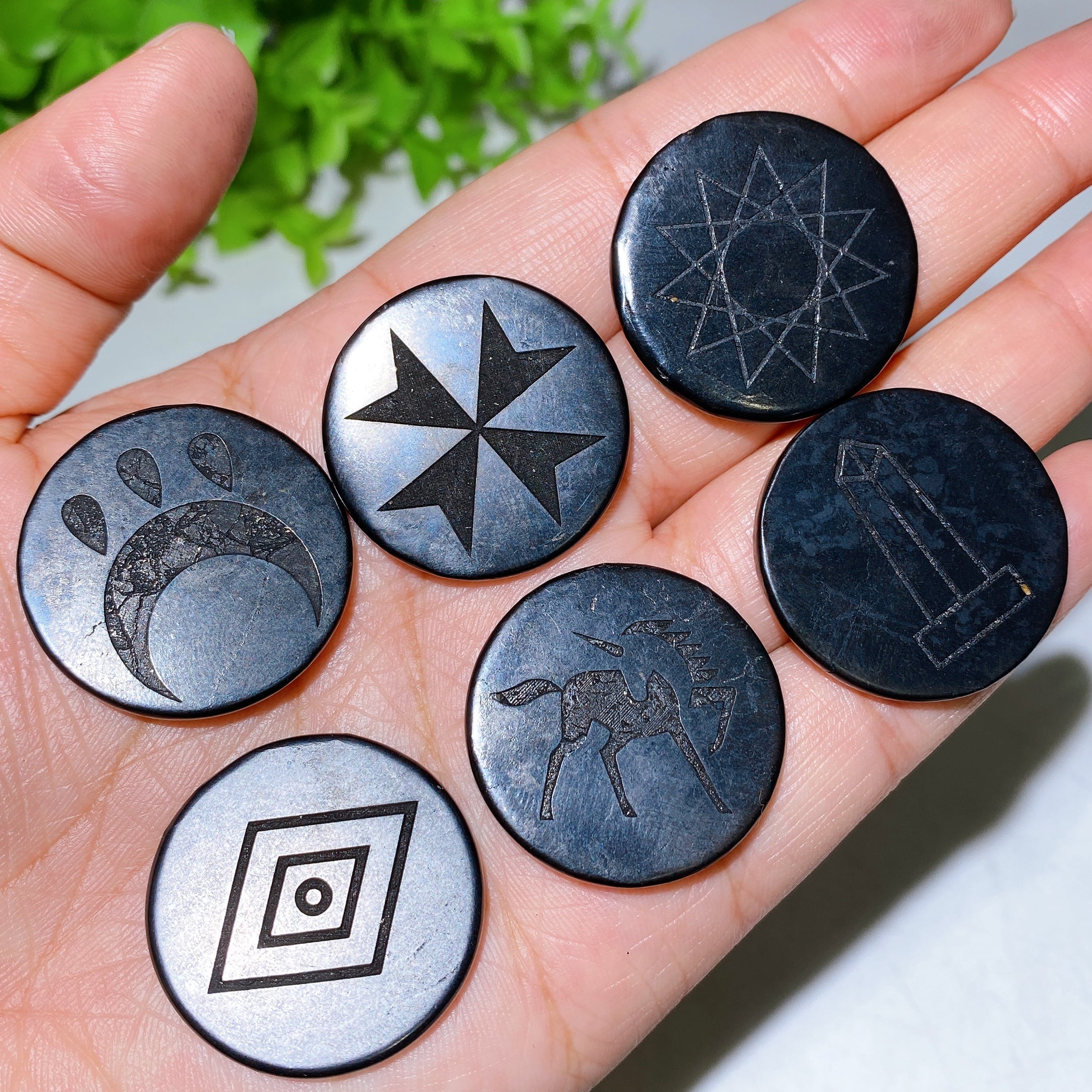 30 mm Schungit-Heilkristall, runde Platte