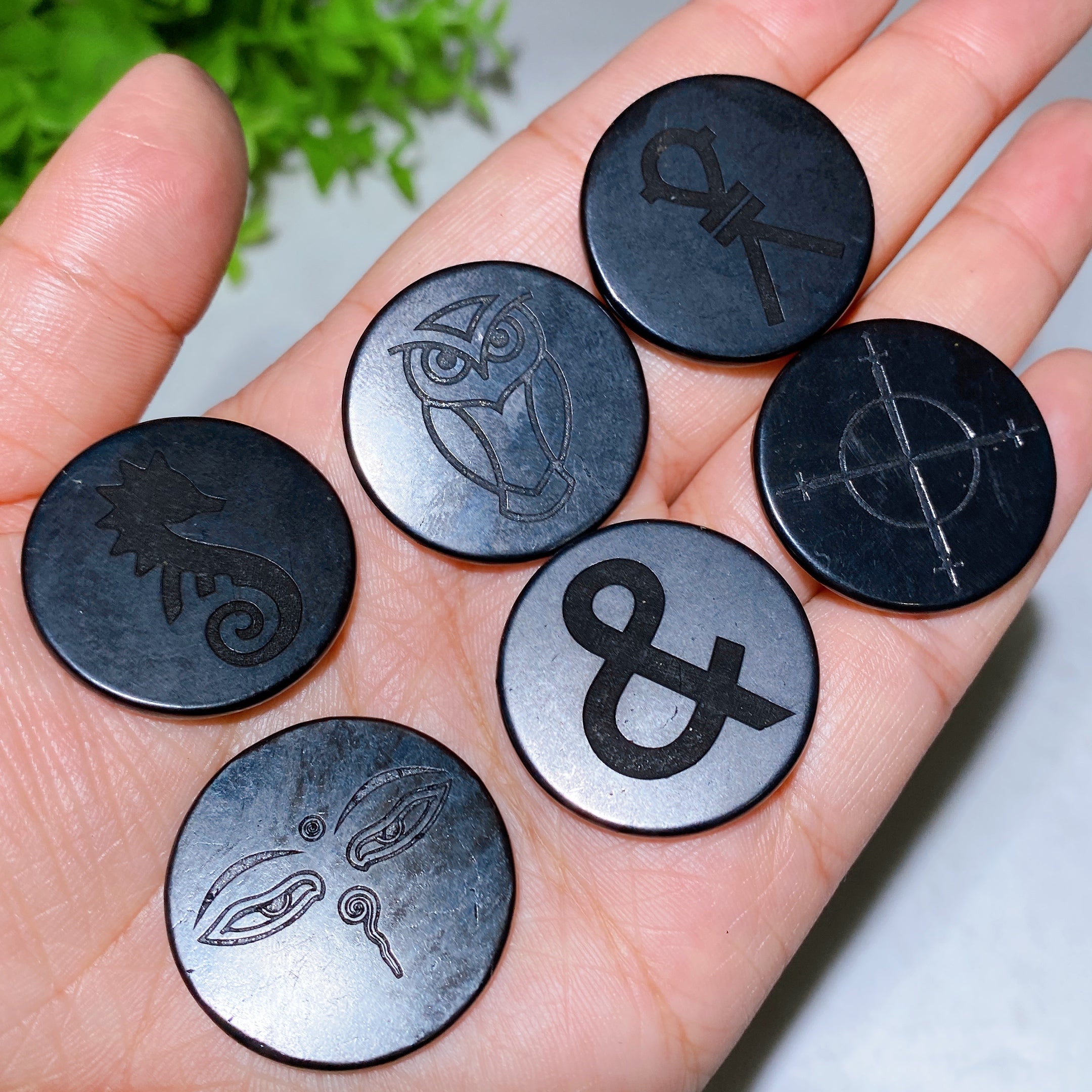 30 mm Schungit-Heilkristall, runde Platte